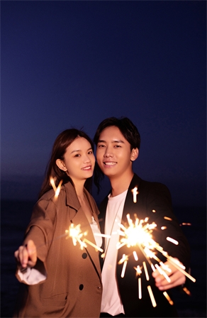 客片大赏--【我问过星空了，它们说月亮由你构成】