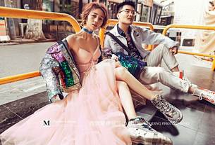 炫彩恋人-青春时尚杂志潮拍风  西安婚纱摄影前十名