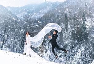 雪舞精灵-优雅雪景系列  西安婚纱照价格