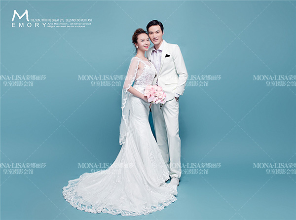 拍婚纱照怎样选择婚纱服装