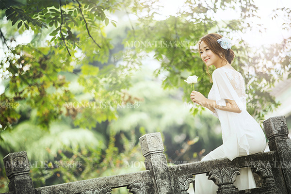 春季如何挑选婚纱照礼服
